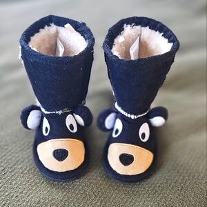 Nwot Lazy One Bear Kids Boots size 4-5